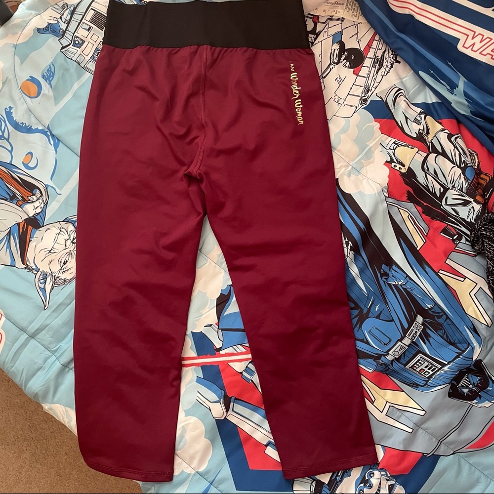 Her universe Wonder Woman workout pants large